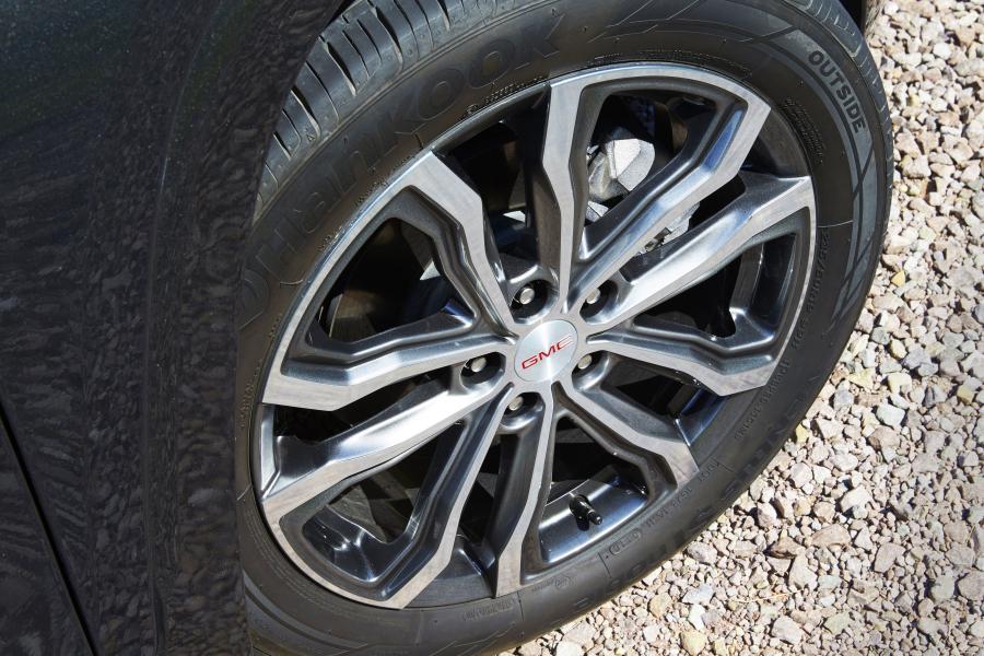 Колеса GMC Terrain Denali 2017 года  (фото 13 из 41)